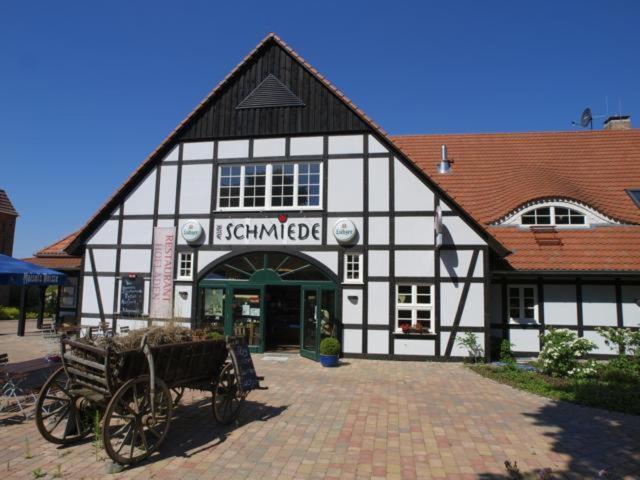 Mellenthin Feriendorf Alte Schmiede מראה חיצוני תמונה